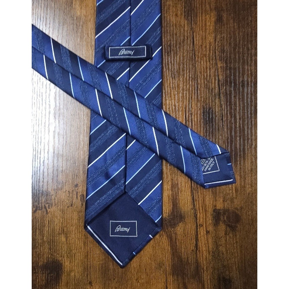 Brioni Blue Silk Diagonal Stripe Hand Made in Italy Necktie Luxury Men Accessory